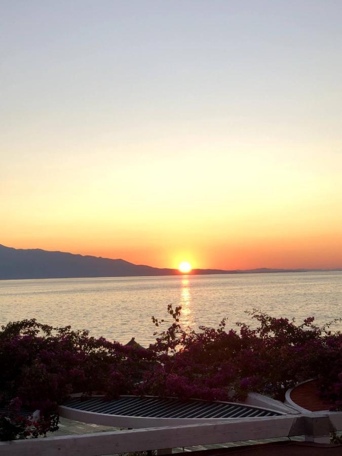 Sunset Apartment Saranda Bay Eksteriør bilde